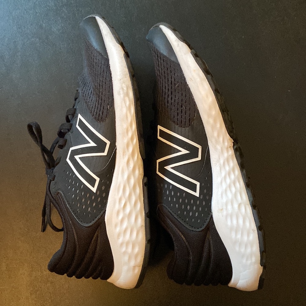 New Balance women’s 520 sneakers, size US9 - Picture 5 of 8
